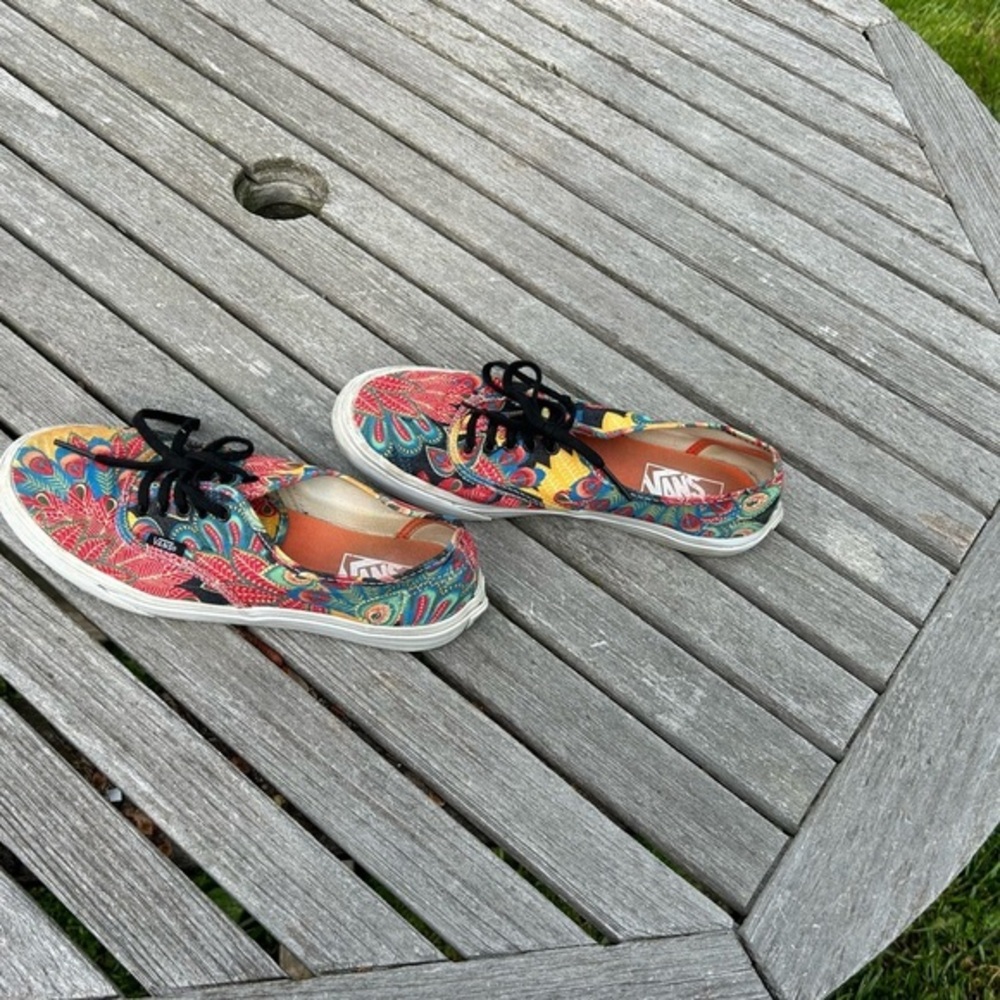 Unisex Vans - Peacock Pattern men 7‎ women 8.5 whimsy, funky sneaker colorful - Picture 2 of 10